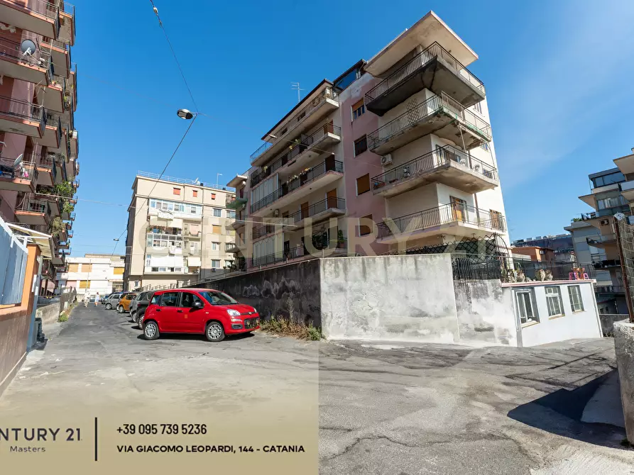 Immagine 1 di Locale commerciale in vendita  in Via Antonio Prestinenza 7 a Catania