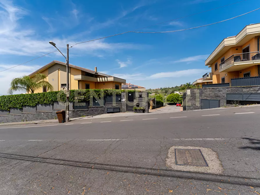 Immagine 3 di Villa in vendita  in Via Scala 58 a San Gregorio Di Catania