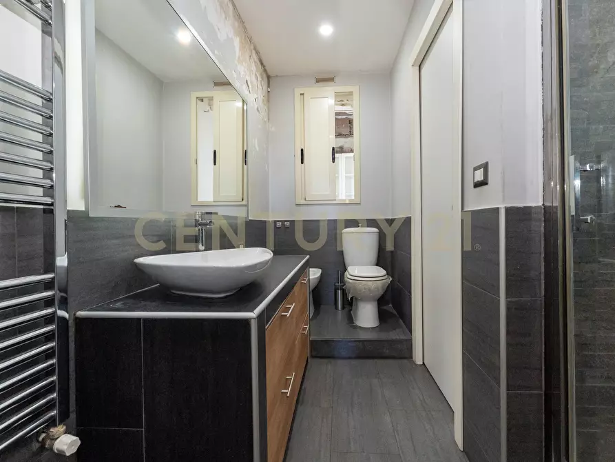 Immagine 14 di Trilocale in vendita  in Via Vittorio Emanuele Orlando 24 a Tremestieri Etneo