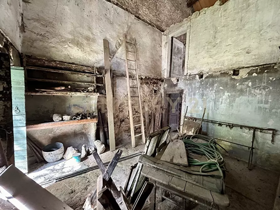 Immagine 7 di Rustico / casale in vendita  in Contrada Tezze snc a Velo Veronese