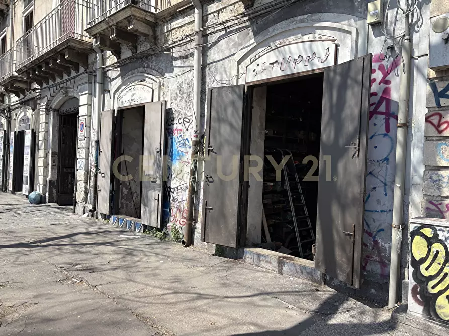 Immagine 5 di Locale commerciale in vendita  in Via 6 Aprile 59 a Catania