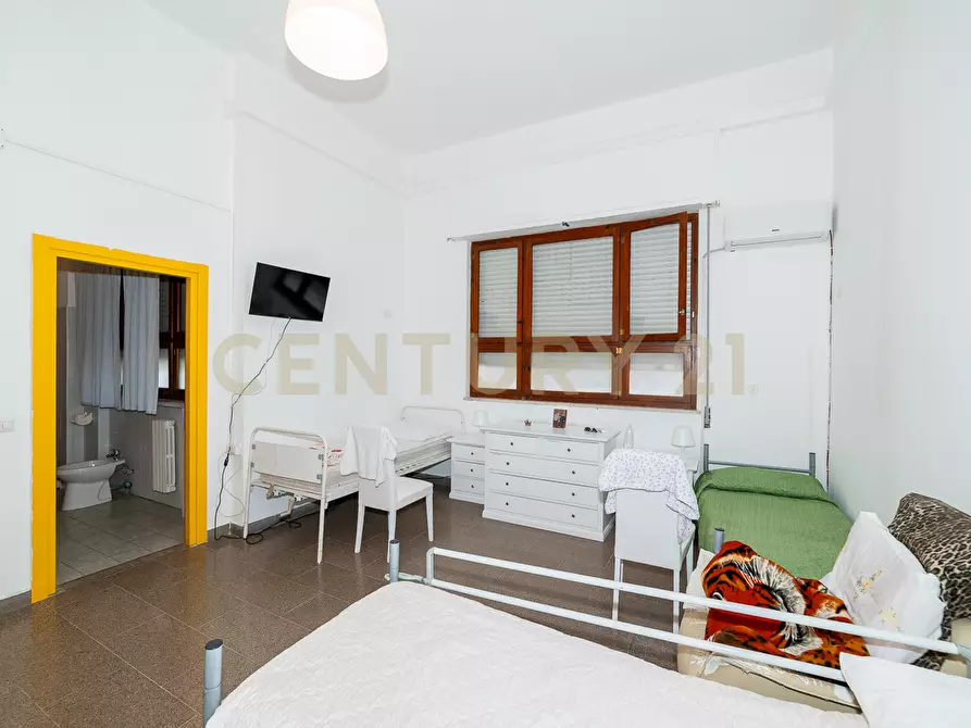 Immagine 17 di Locale commerciale in vendita  in Viale Polibio a Siracusa