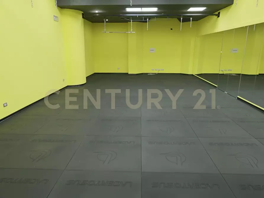 Immagine 25 di Attività commerciale in vendita  in Via Napoli sn a Aci Castello