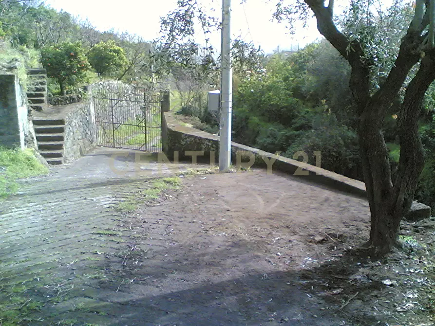 Immagine 23 di Casa bifamiliare in vendita  in Via del Santuario 26 a Giarre