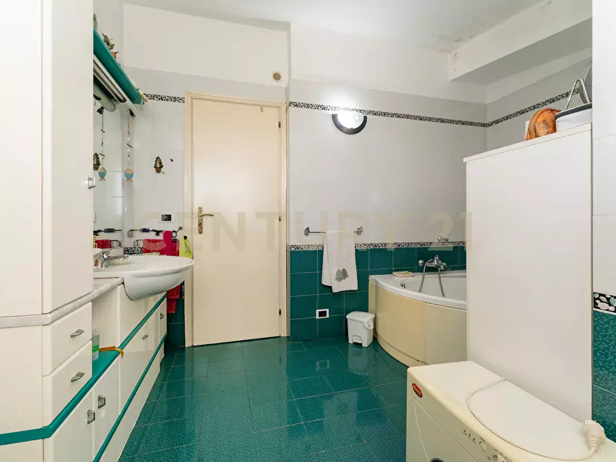 Immagine 37 di Casa semindipendente in vendita  in Via G. Leopardi 1 a Sant'agata Li Battiati
