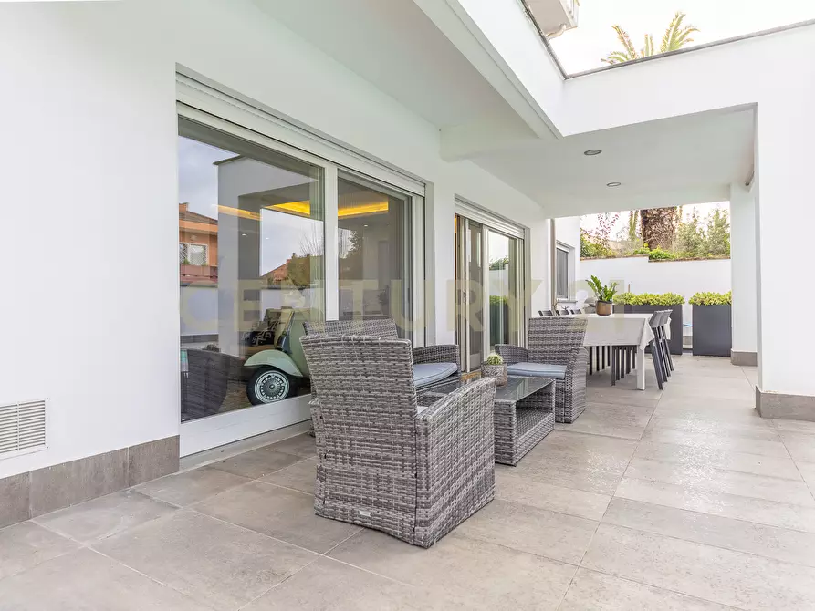 Immagine 18 di Villa in affitto  in Via Bedollo 117 a Roma