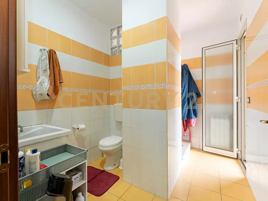 Immagine 34 di Pentalocale in vendita  in Via Cesare Battisti 34 a Belpasso