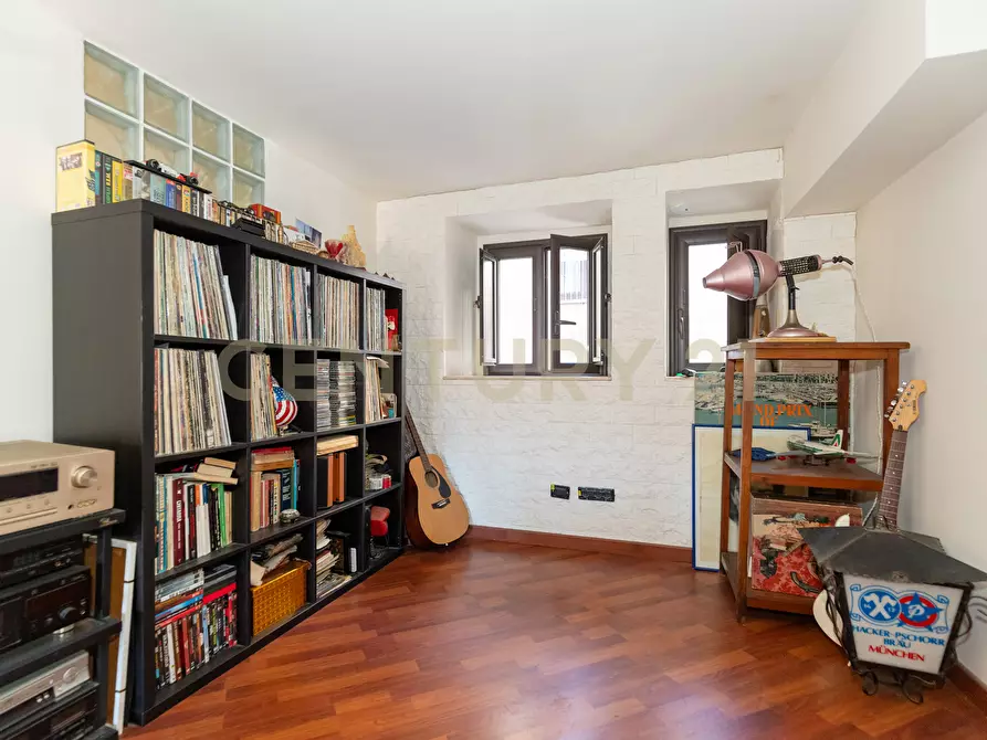 Immagine 49 di Pentalocale in vendita  in Via Etnea 196 a Catania