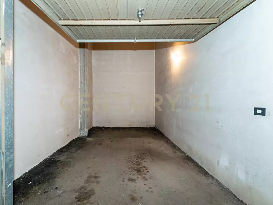 Immagine 41 di Trilocale in vendita  in Via Nazionale a Aci Castello