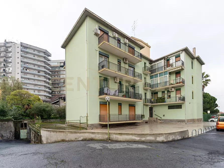 Immagine 4 di Magazzino in vendita  in Via del Bosco 407 a Catania