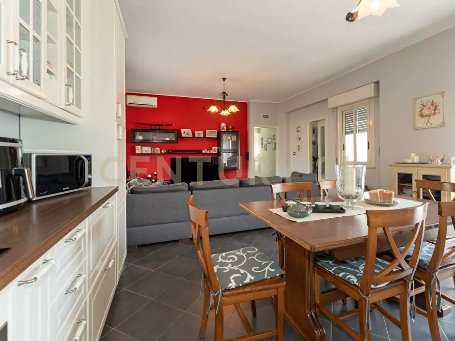 Immagine 36 di Quadrilocale in vendita  in Via Veglia 1 a Catania