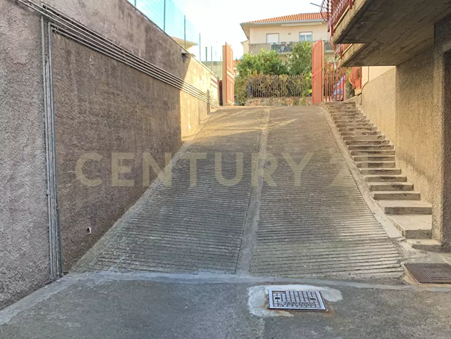 Immagine 7 di Garage in vendita  in Via Riposto 18 a Mascalucia