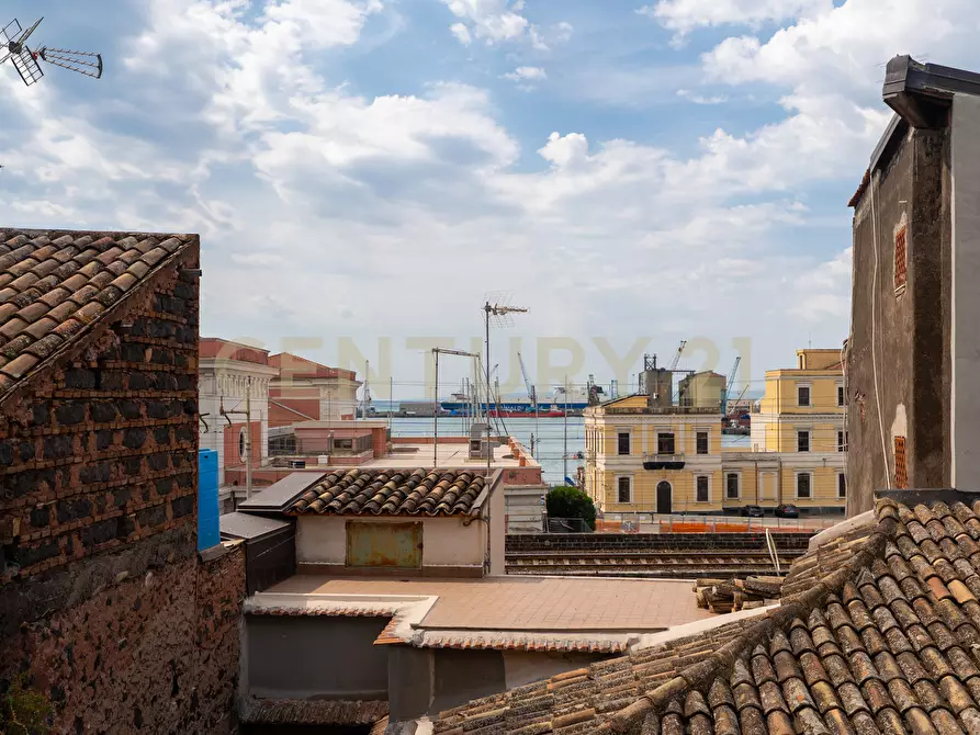 Immagine 1 di Trilocale in vendita  in Via del Vecchio Bastione 29 a Catania
