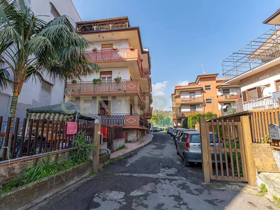 Immagine 22 di Attico in vendita  in Via Finocchiari 12 a Aci Catena