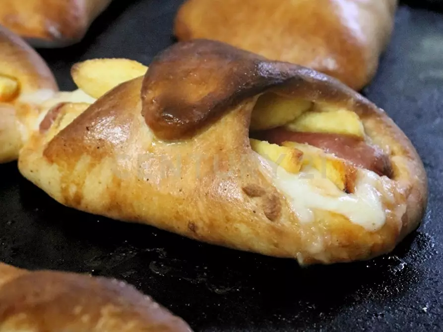 Immagine 39 di Pizzeria / Pub in vendita  in Via della Regione 1 a San Giovanni La Punta