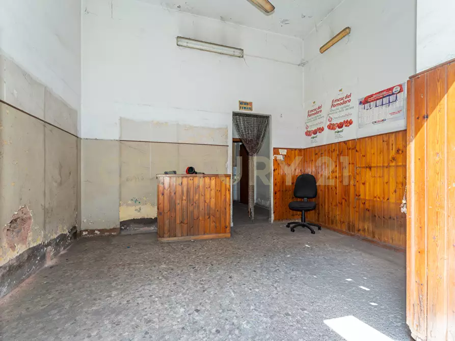 Immagine 6 di Locale commerciale in vendita  in Via del Bosco 107 a Catania