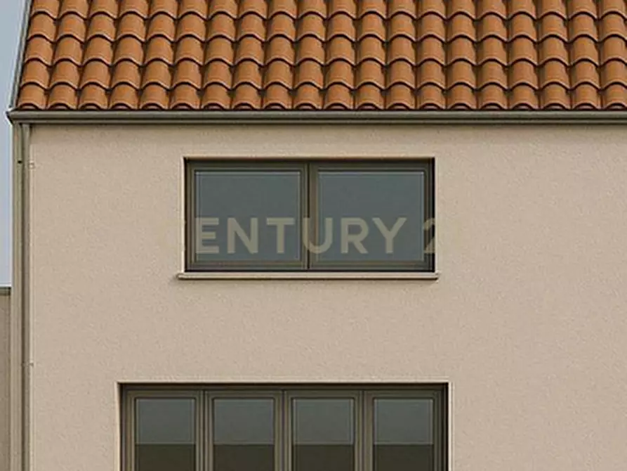 Immagine 2 di Locale commerciale in vendita  in Via Zia Lisa 100 a Catania