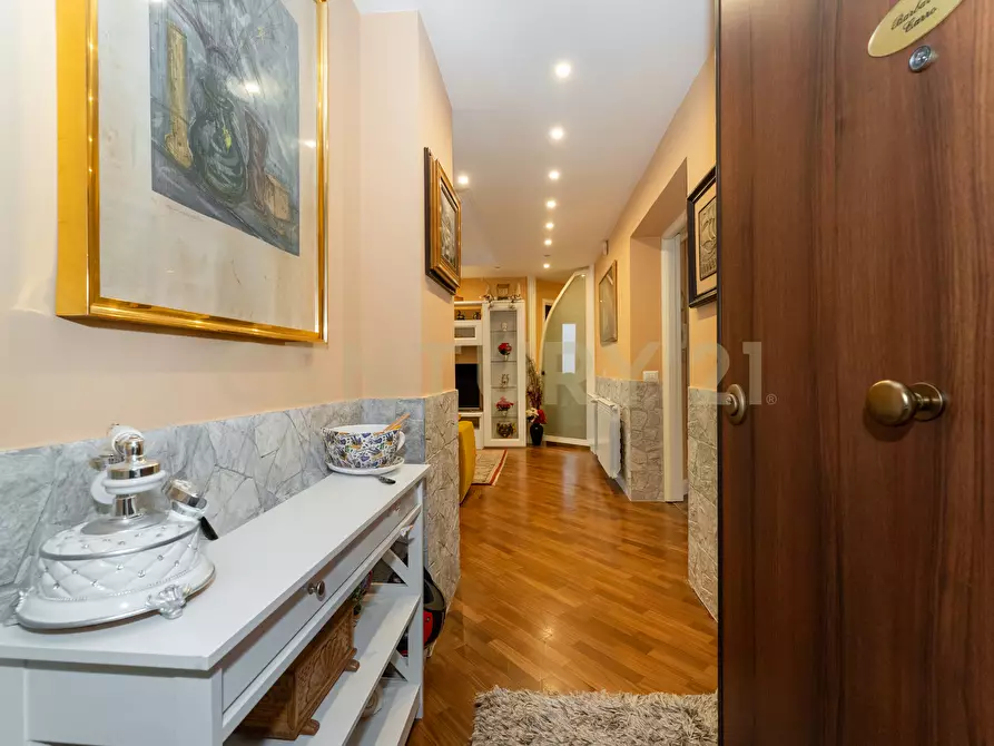 Immagine 16 di Trilocale in vendita  in Corso Indipendenza 230 a Catania