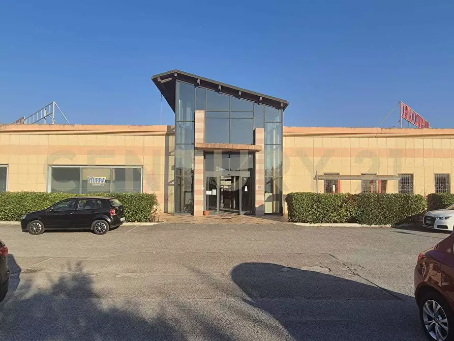 Immagine 2 di Locale commerciale in vendita  in Via Franco Borgo a Civitella Paganico