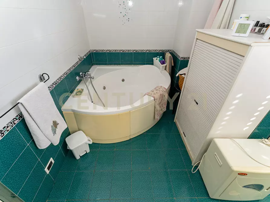 Immagine 36 di Casa semindipendente in vendita  in Via G. Leopardi 1 a Sant'agata Li Battiati