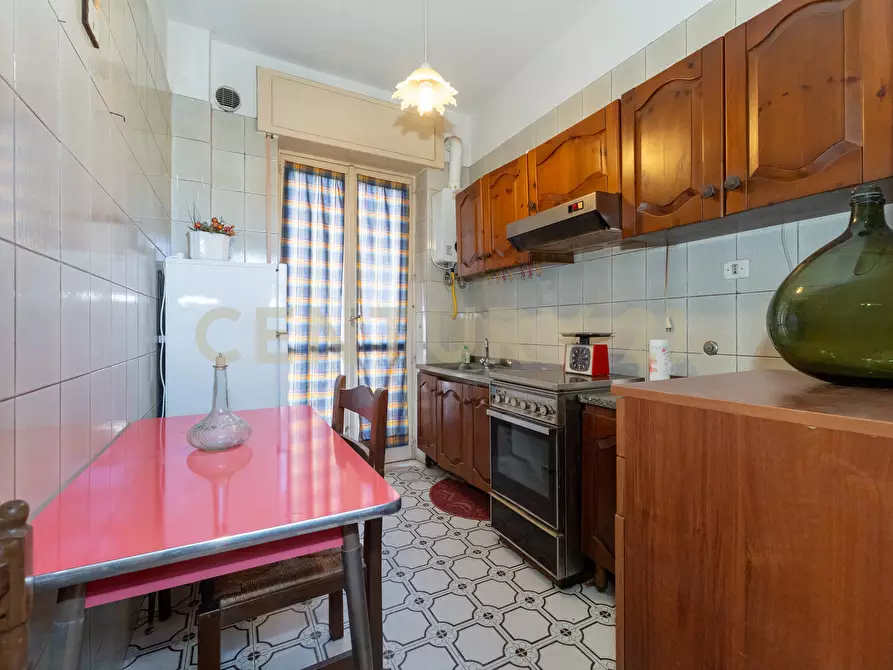 Immagine 35 di Pentalocale in vendita  in Via Redentore 15 a Catania