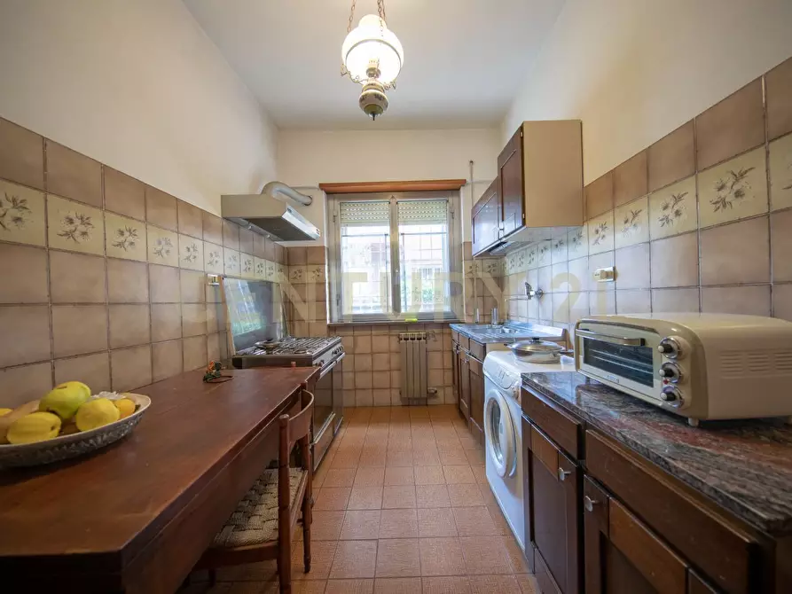 Immagine 15 di Bilocale in vendita  in Via Aurelia 301 a Roma