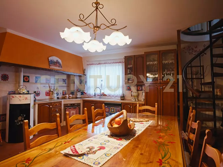 Immagine 10 di Villa in vendita  in Via delle Ginestre 13 a Sacrofano