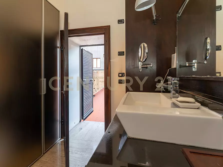 Immagine 31 di Appartamento in vendita  in Via del Vecchio Bastione a Catania