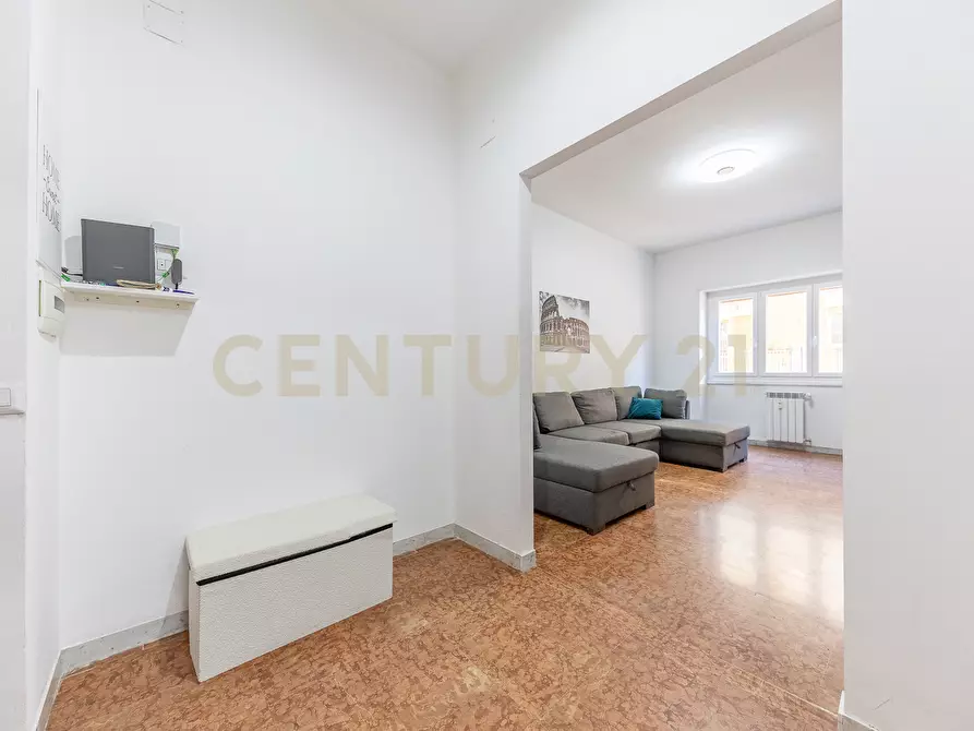 Immagine 10 di Trilocale in vendita  in Via Luigi Rava 9 a Roma