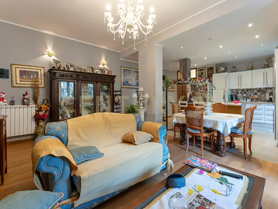 Immagine 10 di Quadrilocale in vendita  in Via Nizzeti 60 a Catania