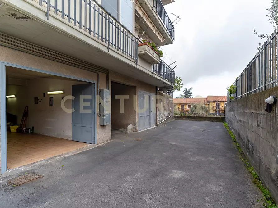 Immagine 35 di Quadrilocale in vendita  in Via Ercole Patti 91 a Pedara