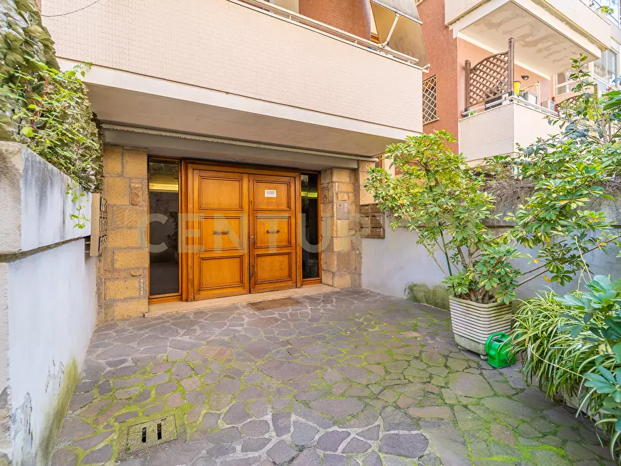 Immagine 89 di Attico in vendita  in Viale Cortina d'Ampezzo 199 a Roma