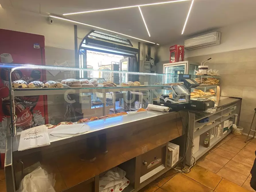 Immagine 10 di Locale commerciale in vendita  in via zia lisa 181 a Catania