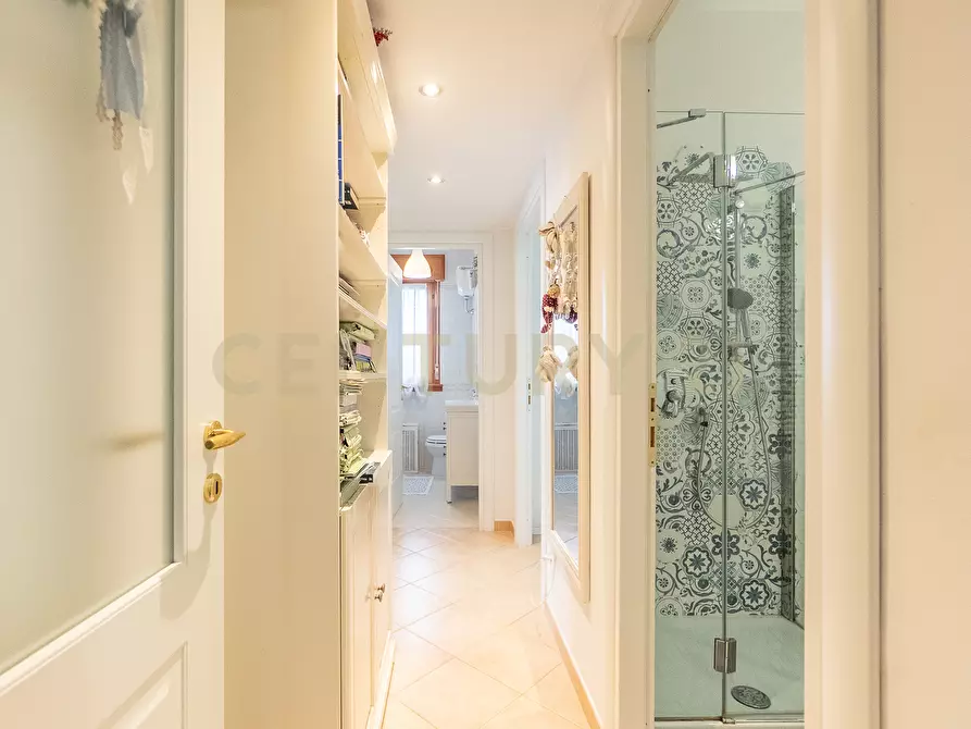 Immagine 21 di Quadrilocale in vendita  in Via Moggio Udinese 28 a Roma