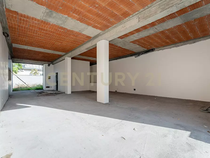 Immagine 38 di Locale commerciale in vendita  in Via Alfred Nobel snc a Misterbianco