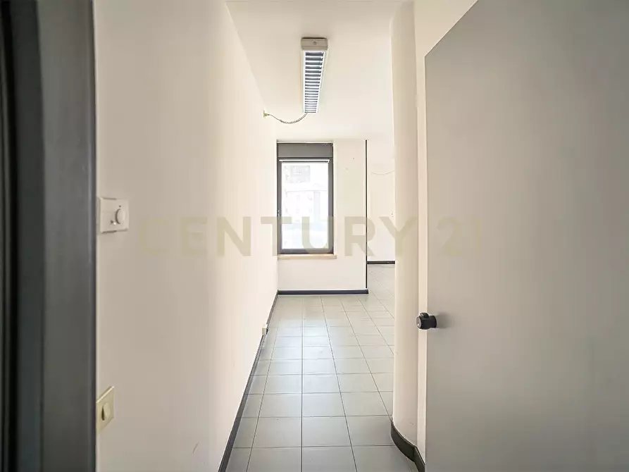 Immagine 12 di Ufficio in vendita  in Via Adriano Cristofoli 40 a Verona