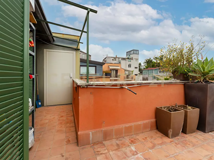 Immagine 62 di Attico in vendita  in Via Maria Gianni 85 a Catania