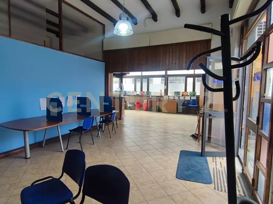 Immagine 30 di Locale commerciale in vendita  in Via Siculo Orientale 488 a Catania