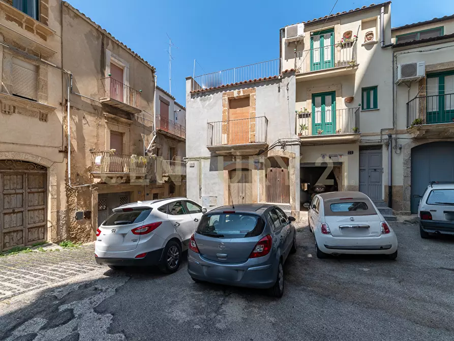 Immagine 1 di Casa indipendente in vendita  in Via Minciardi 38 a Caltagirone