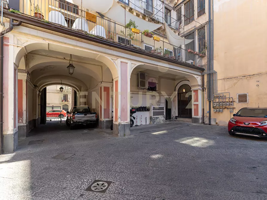 Immagine 11 di Bilocale in affitto  in Via Etnea 299 a Catania