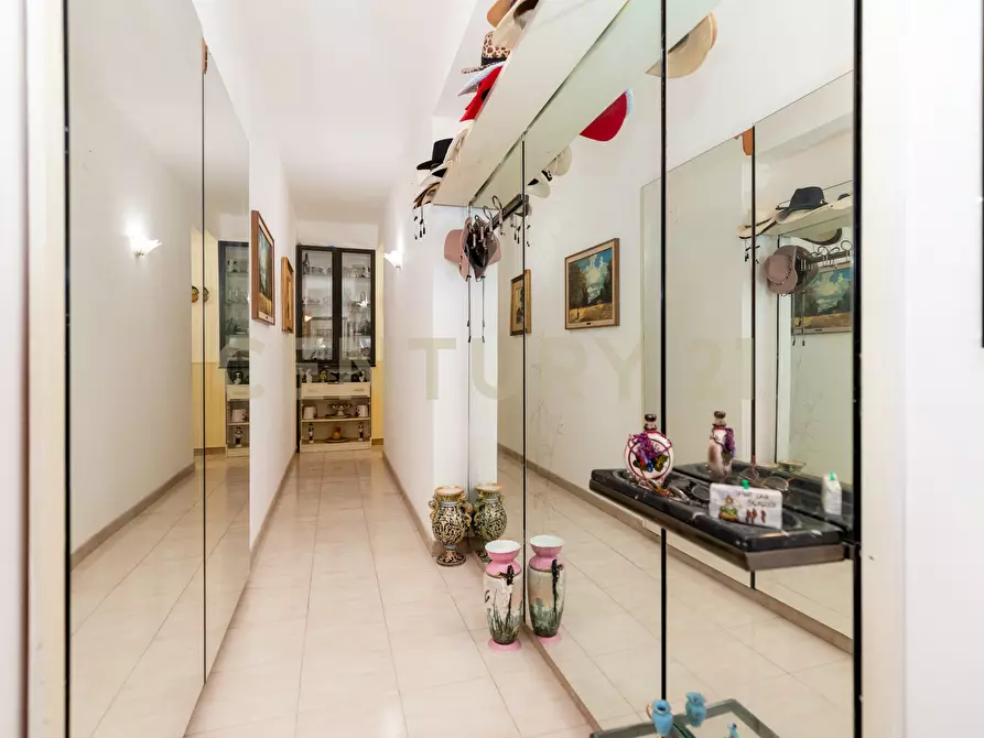 Immagine 34 di Trilocale in vendita  in Via Rettifilo 141 a Santa Venerina