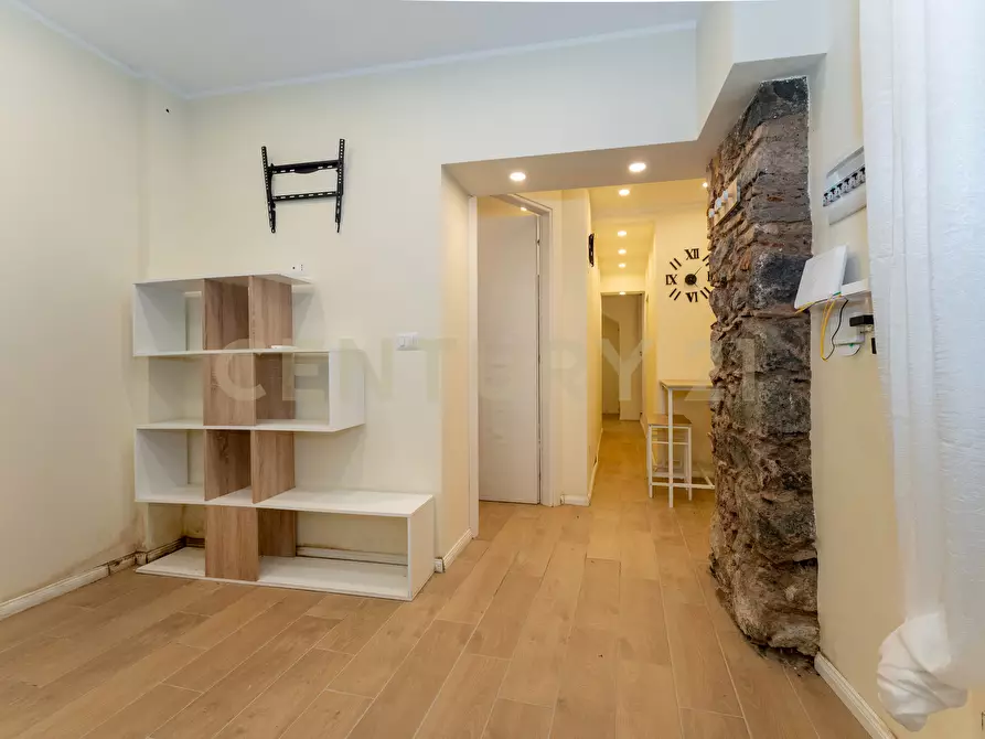 Immagine 7 di Pentalocale in vendita  in Via Alfieri 7 a Catania