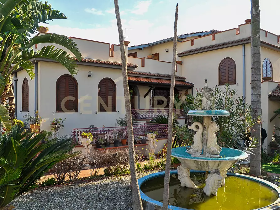 Immagine 4 di Villa in vendita  in Via Musumeci 47 a Giarre