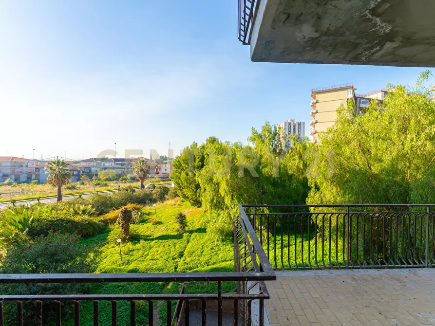 Immagine 46 di Pentalocale in vendita  in Viale Nitta 16b a Catania