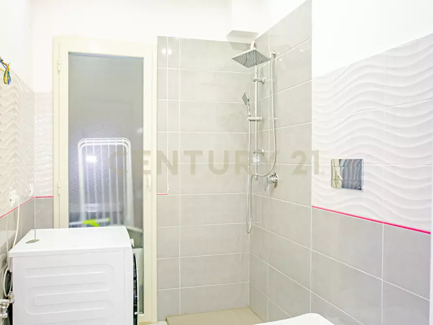 Immagine 12 di Trilocale in vendita  in Via Giuseppe Simili 73-77 a Catania