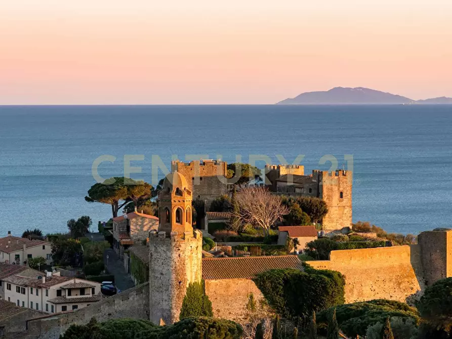 Immagine 64 di Palazzo in vendita  in Via Cavour 2 a Castiglione Della Pescaia