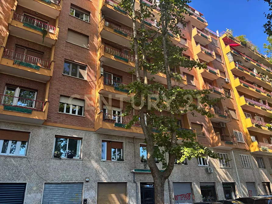 Immagine 1 di Bilocale in affitto  in Via Valsolda 129 a Roma