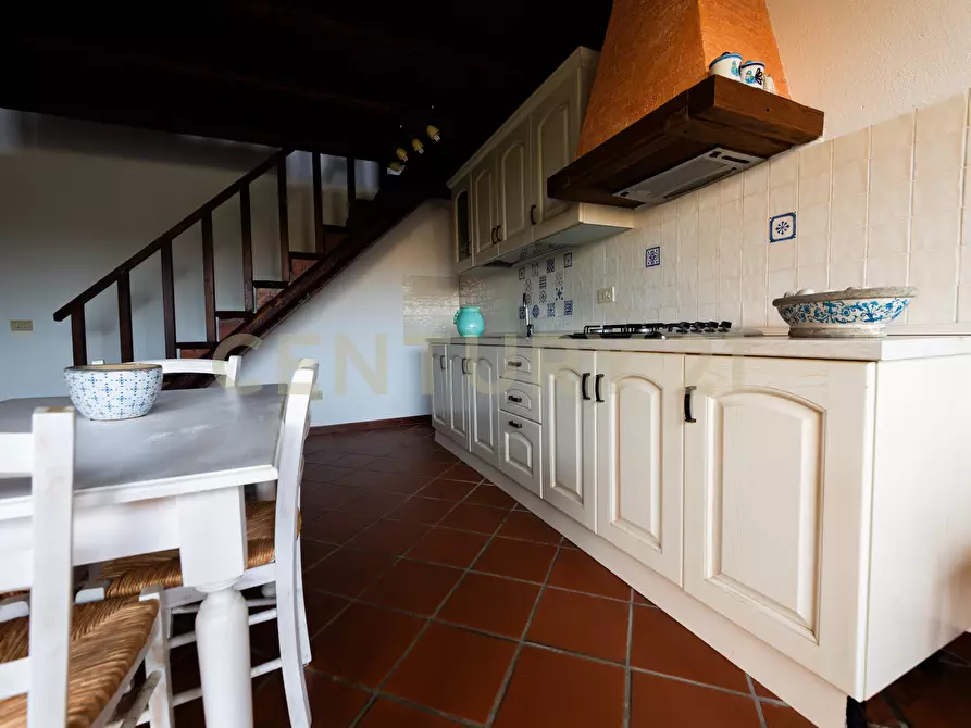 Immagine 10 di Casa indipendente in vendita  in Via Madrid a San Teodoro