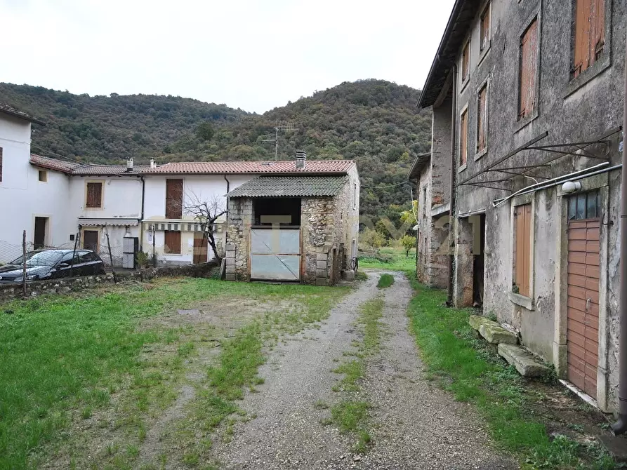 Immagine 29 di Rustico / casale in vendita  in Via Squaranto 6 a Verona