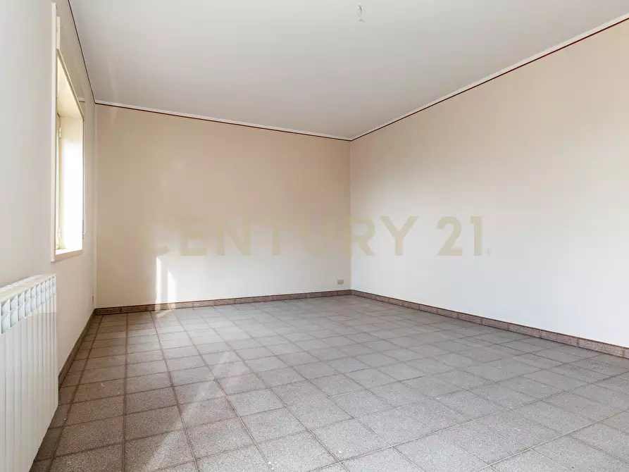 Immagine 29 di Pentalocale in vendita  in Via Casale dei Greci 34 a Adrano